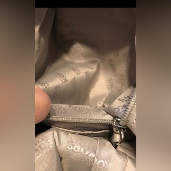 Michael Kors MK Hobo - Picture 2 of 9